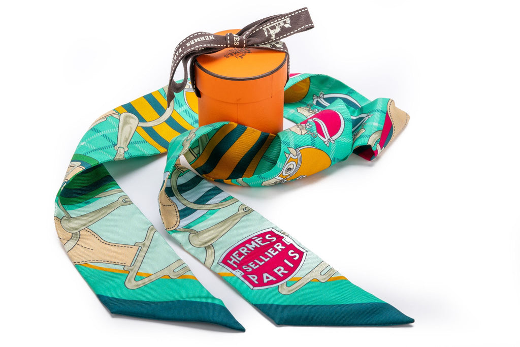 Hermès NIB Green Sellier Twilly Scarf