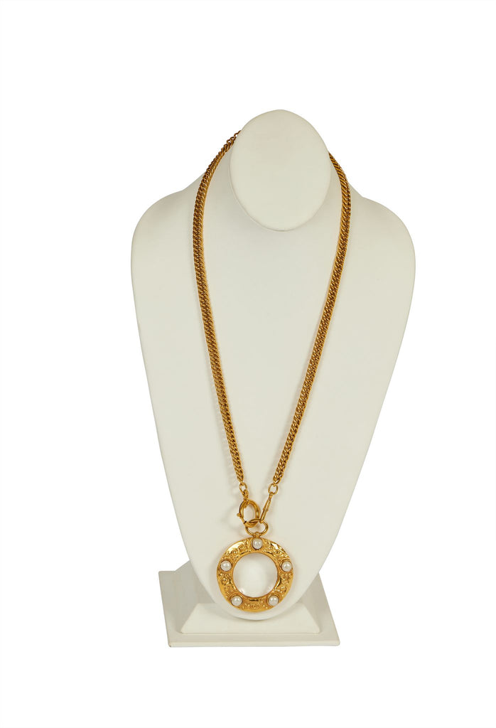 Chanel Rare Pearls Magnifier Necklace