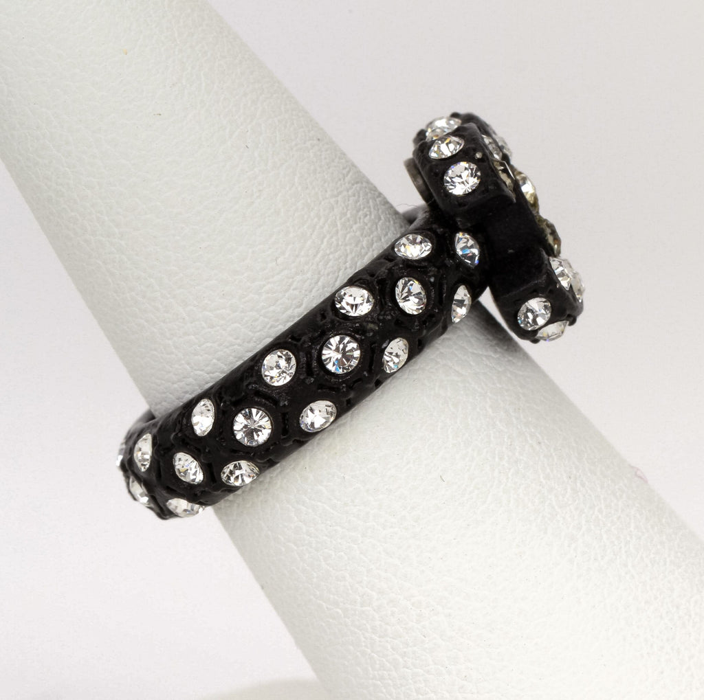 Chanel ring CC black metal rhinestones