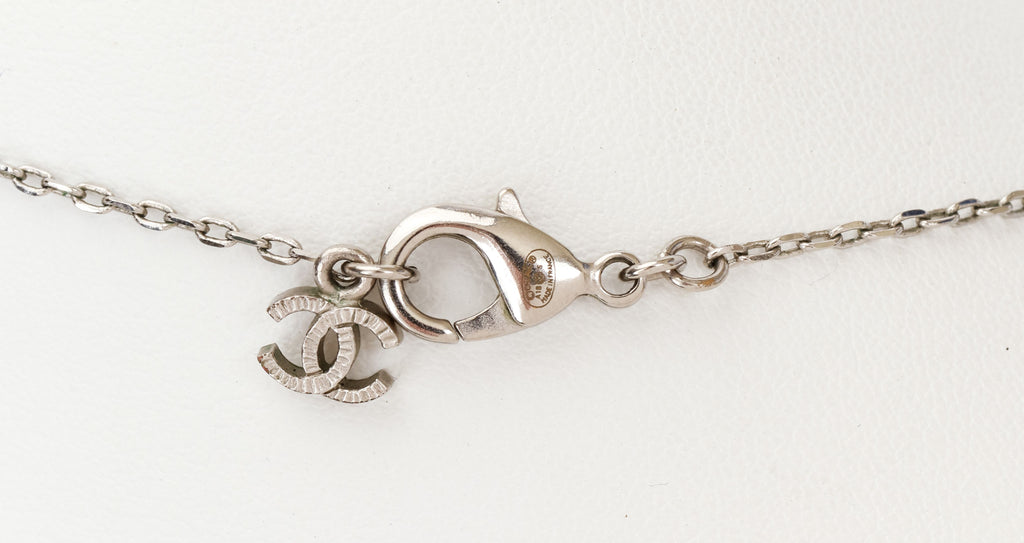 Chanel lucite drop pendant necklace