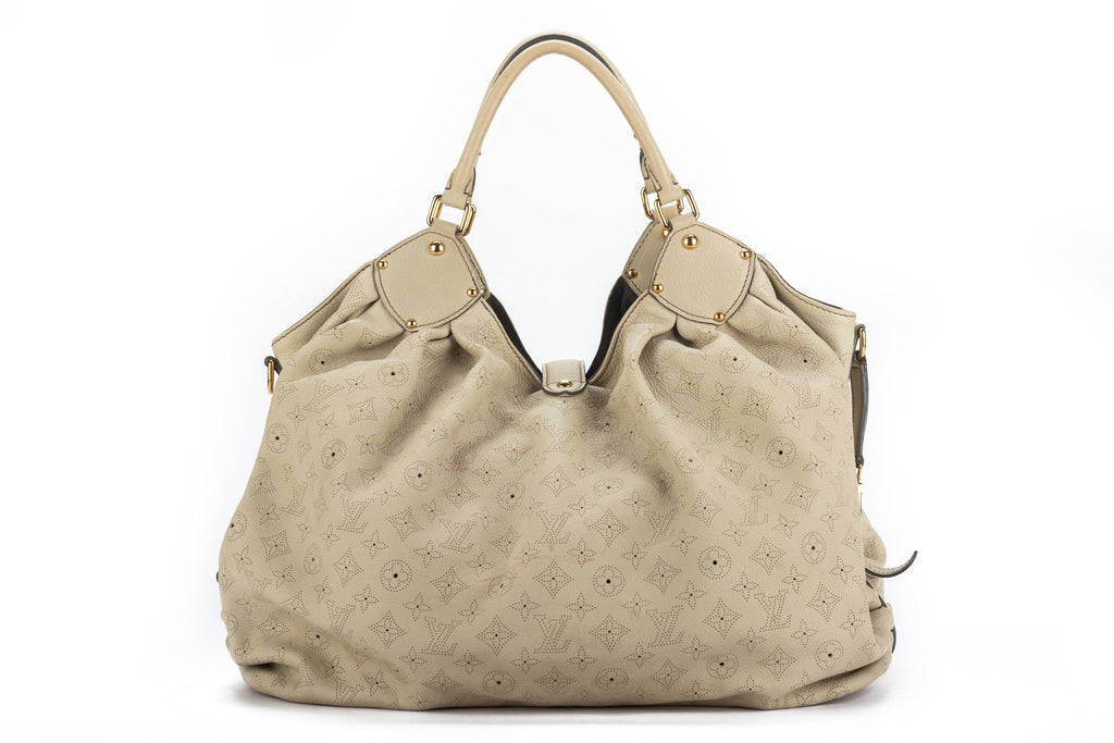 Vuitton Xlg Cream Mahina Shoulder Bag