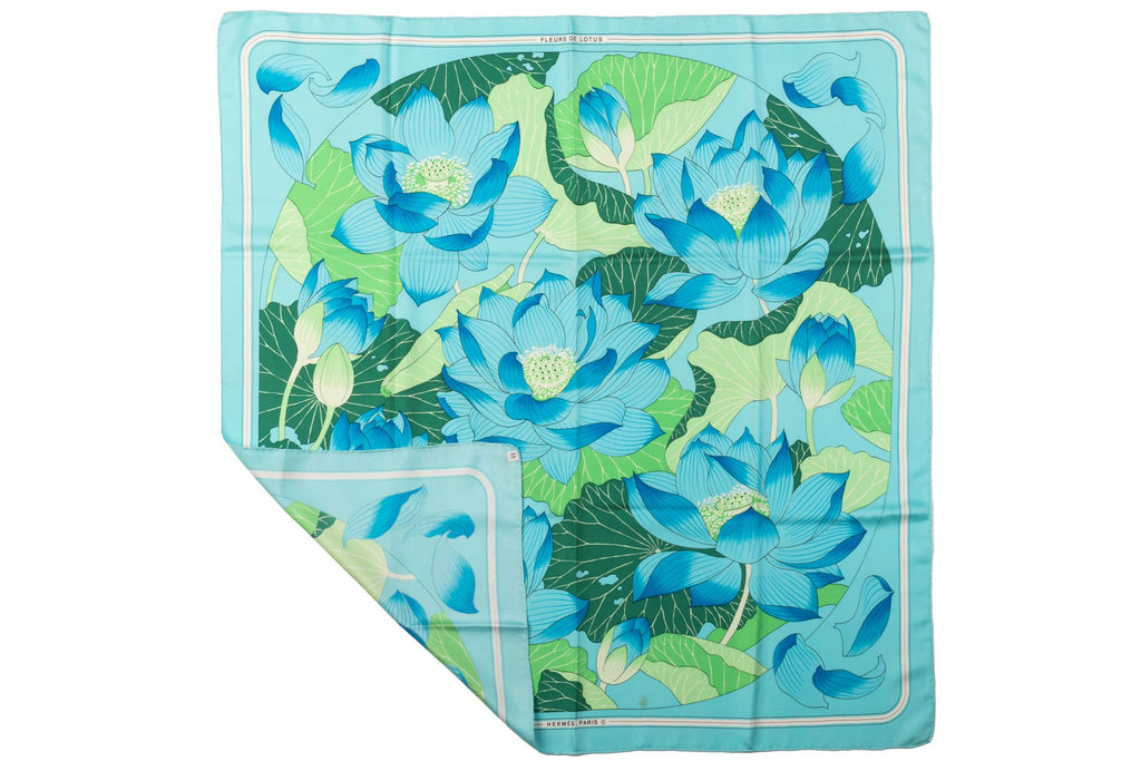 Hermès Fleurs de Lotus Scarf Vauzelles