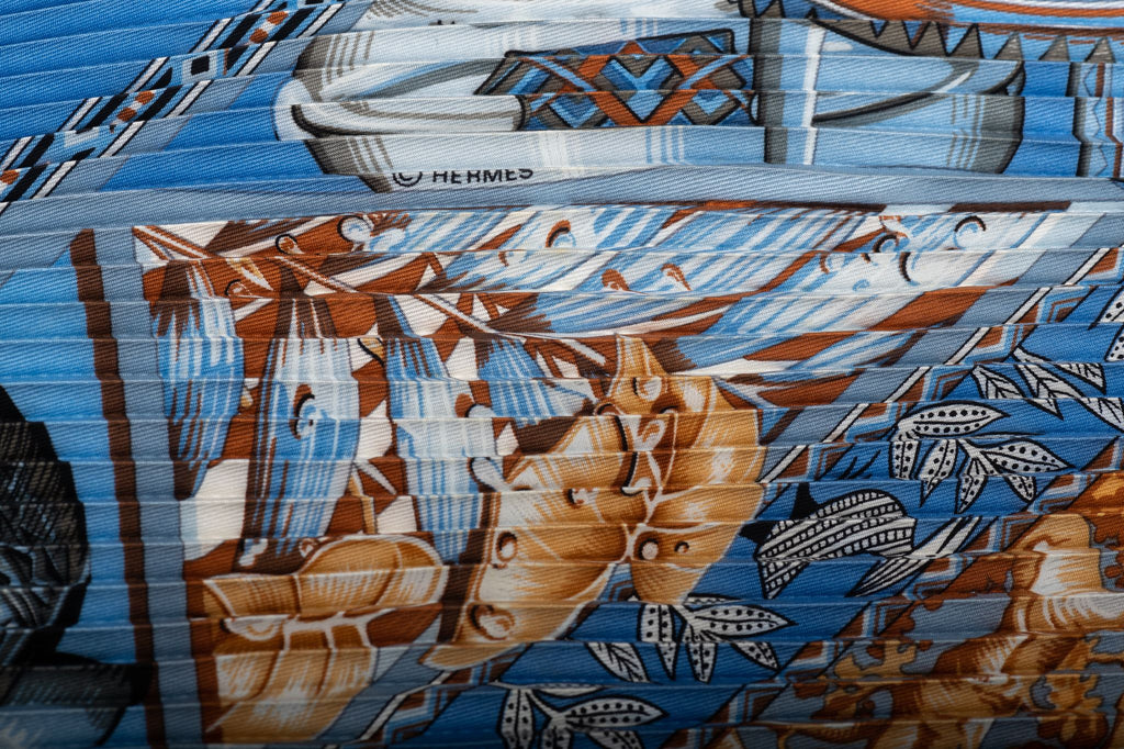 Hermès Au son de tam tam plisse Scarf