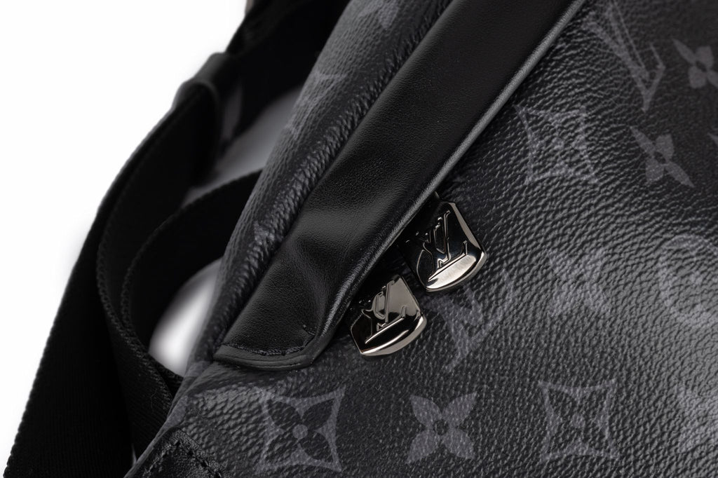 Vuitton NIB Gents Black Monogram Bumbag