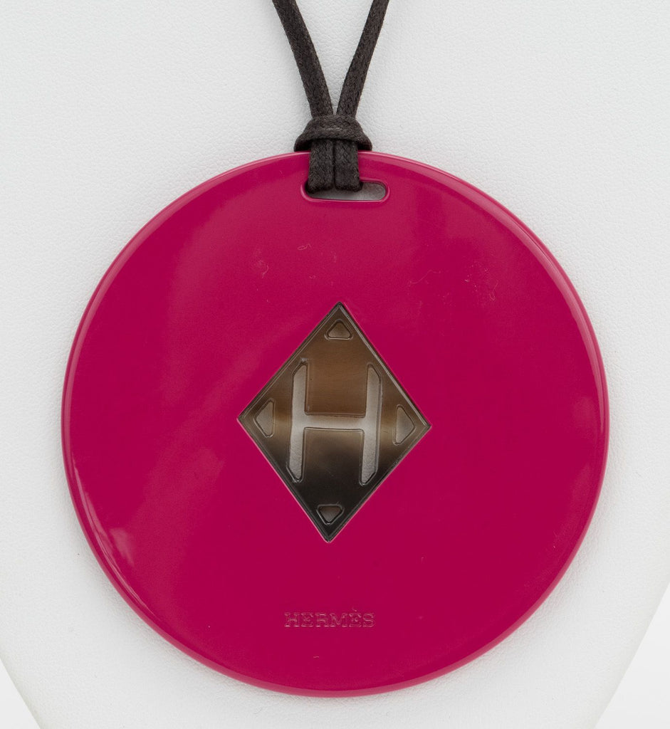 Hermes H logo Buffalo Necklace Pink