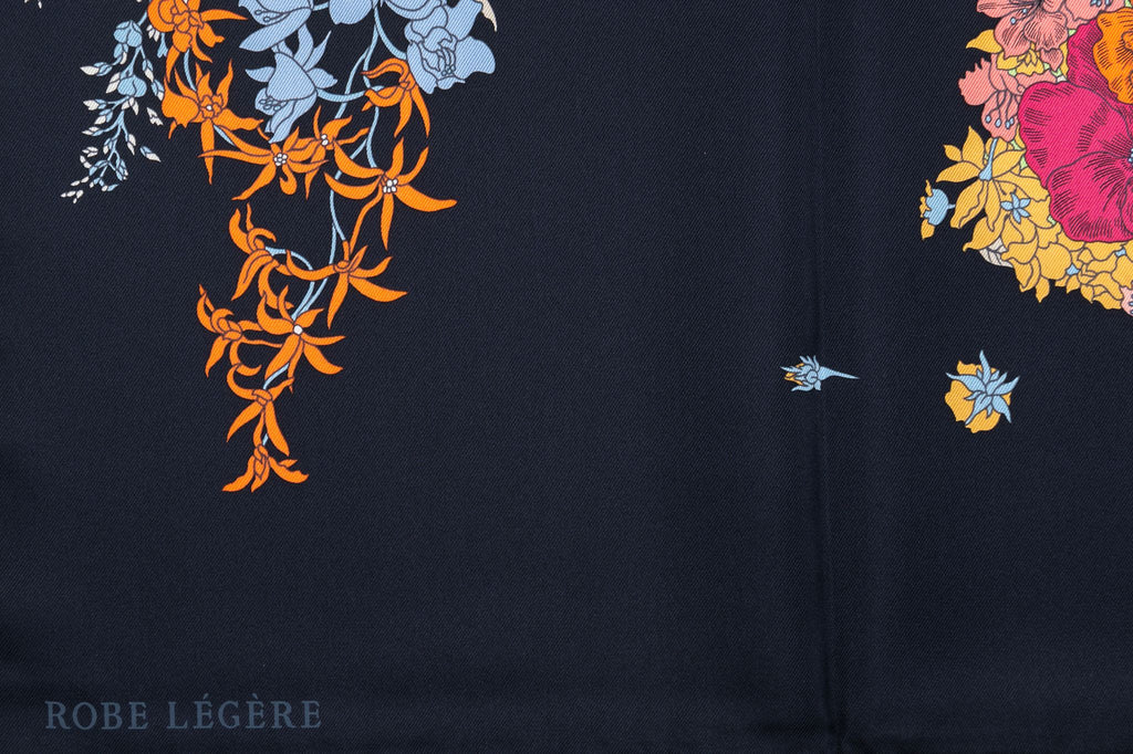 Hermes Carré âœRobe Legereâ� in Navy BNIB