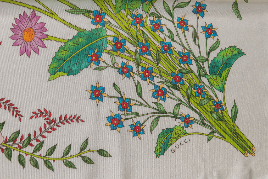 GUCCI New Flora Print Silk Scarf