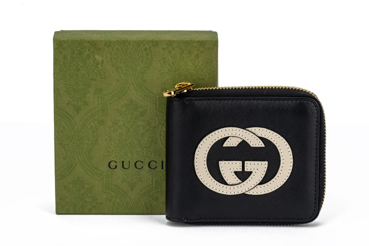 New In Box Gucci Logo Zip Around Wallet
