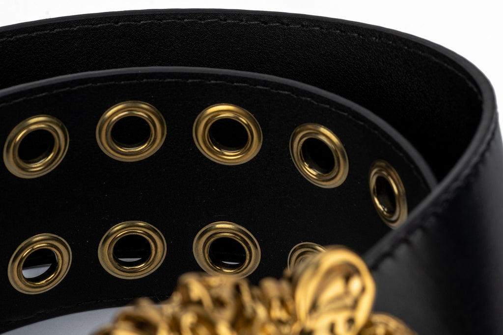 Gucci New Black Leather Lion Buckle Belt
