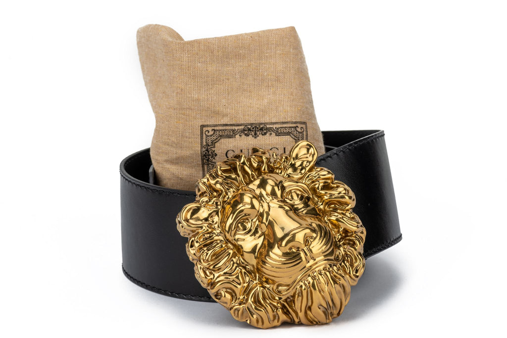 Gucci New Black Leather Lion Buckle Belt