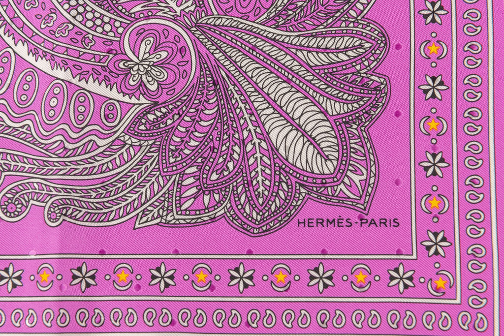 Hermès New Pink Bandana Small Scarf