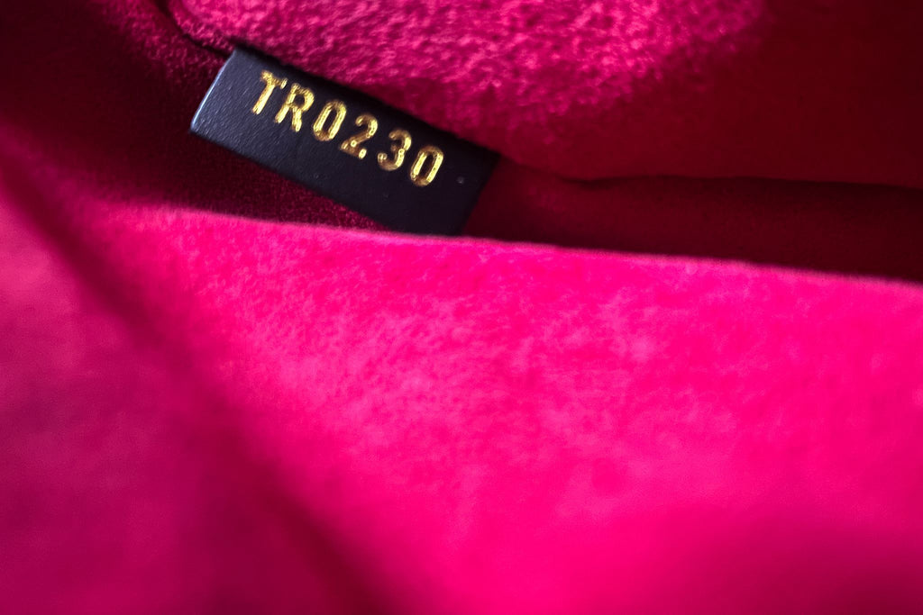 Vuitton Black/Fuchsia Epi On The Go MM