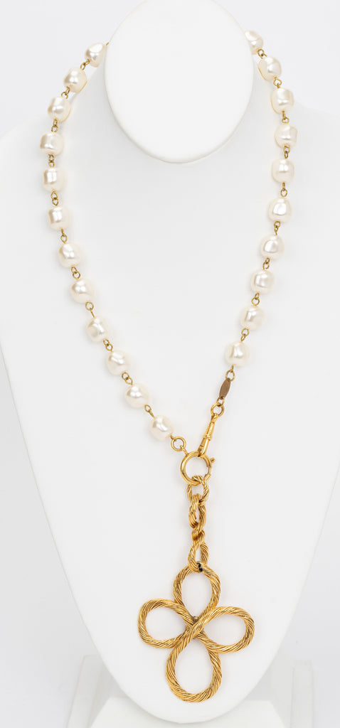 Chanel Flower Pendant Pearl Necklace