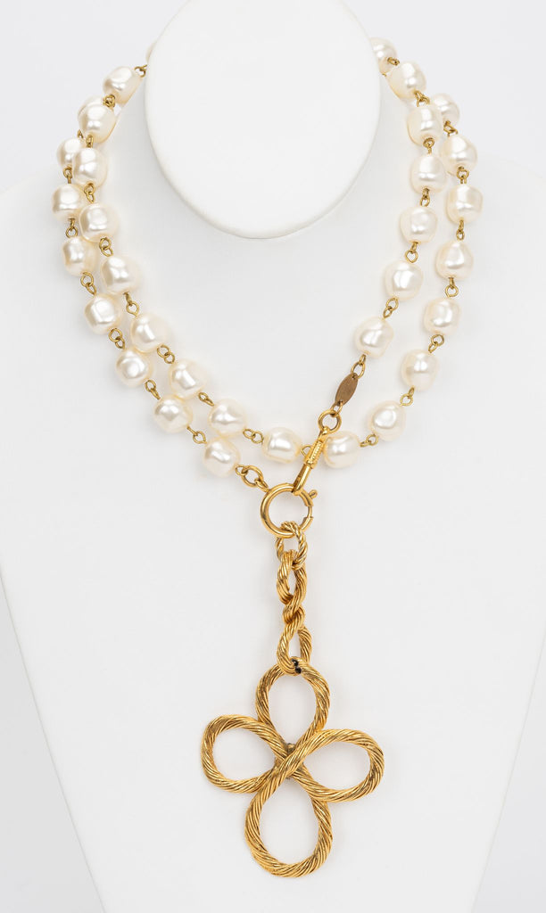 Chanel Flower Pendant Pearl Necklace