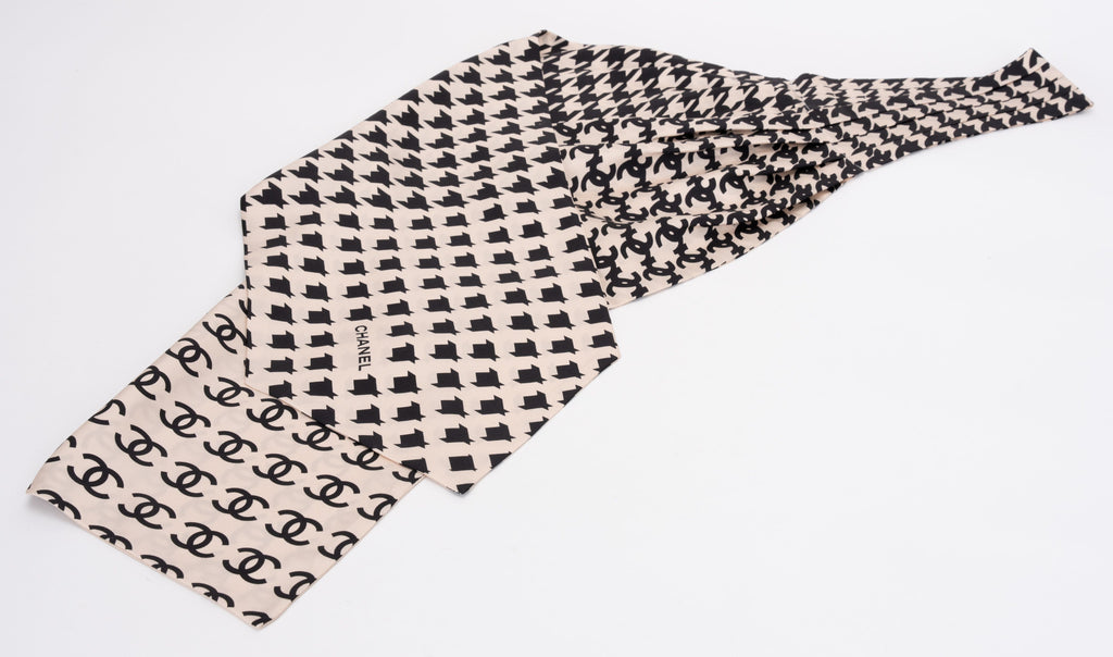 Chanel New Bl/Cr Optical Silk Twilly
