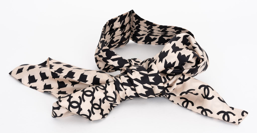 Chanel New Bl/Cr Optical Silk Twilly