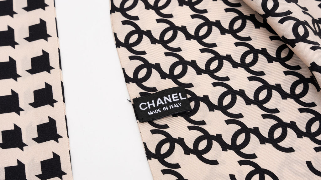 Chanel New Bl/Cr Optical Silk Twilly