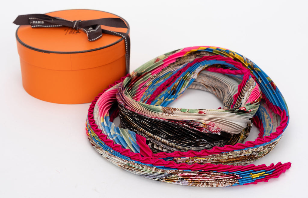 Hermès Pleated Oliver Kachinas Scarf