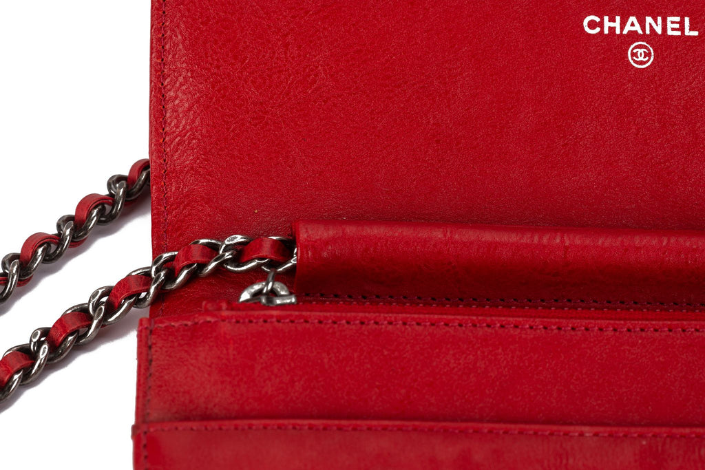 Chanel Chain Around Boy Wallet On Chain