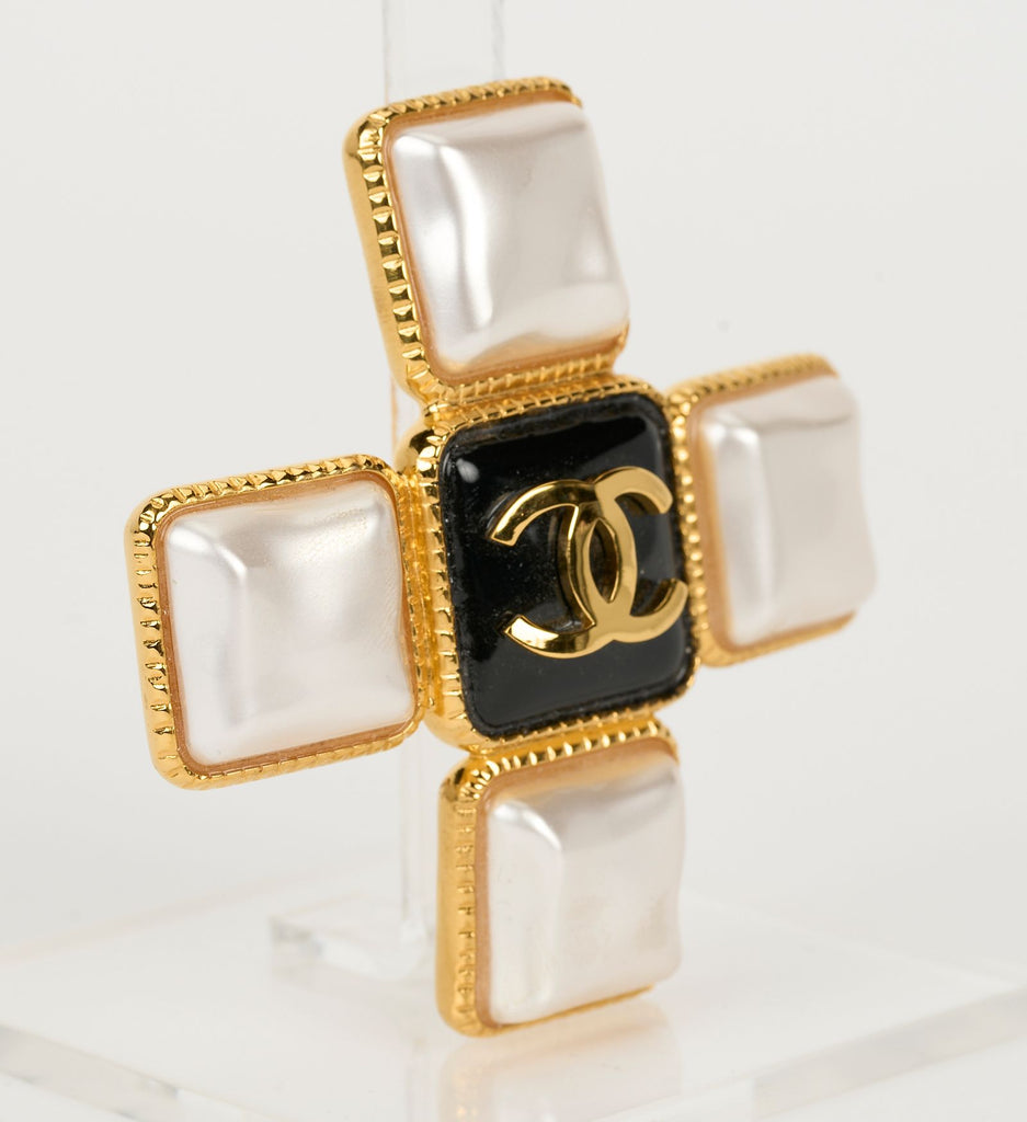 Chanel New Pearl Gripoix Cross Pin