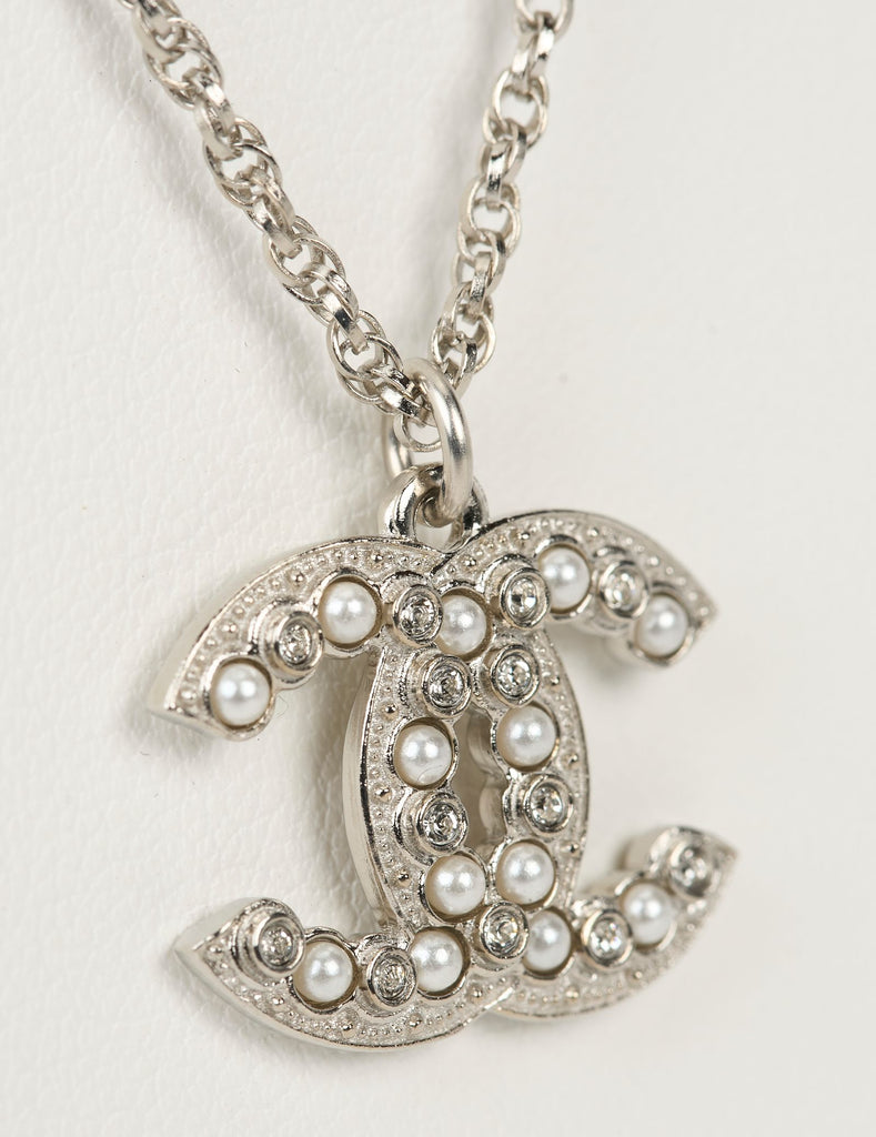 Chanel NIB Silver CC Pendant Necklace