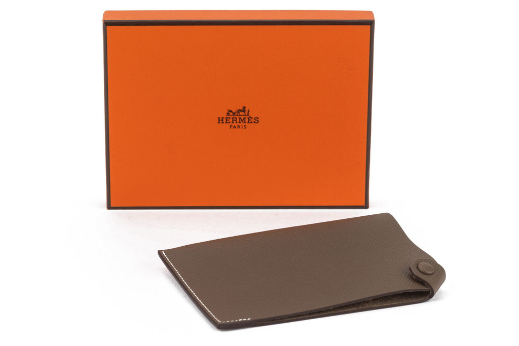 Hermès New Etoupe Epsom Passport Holder