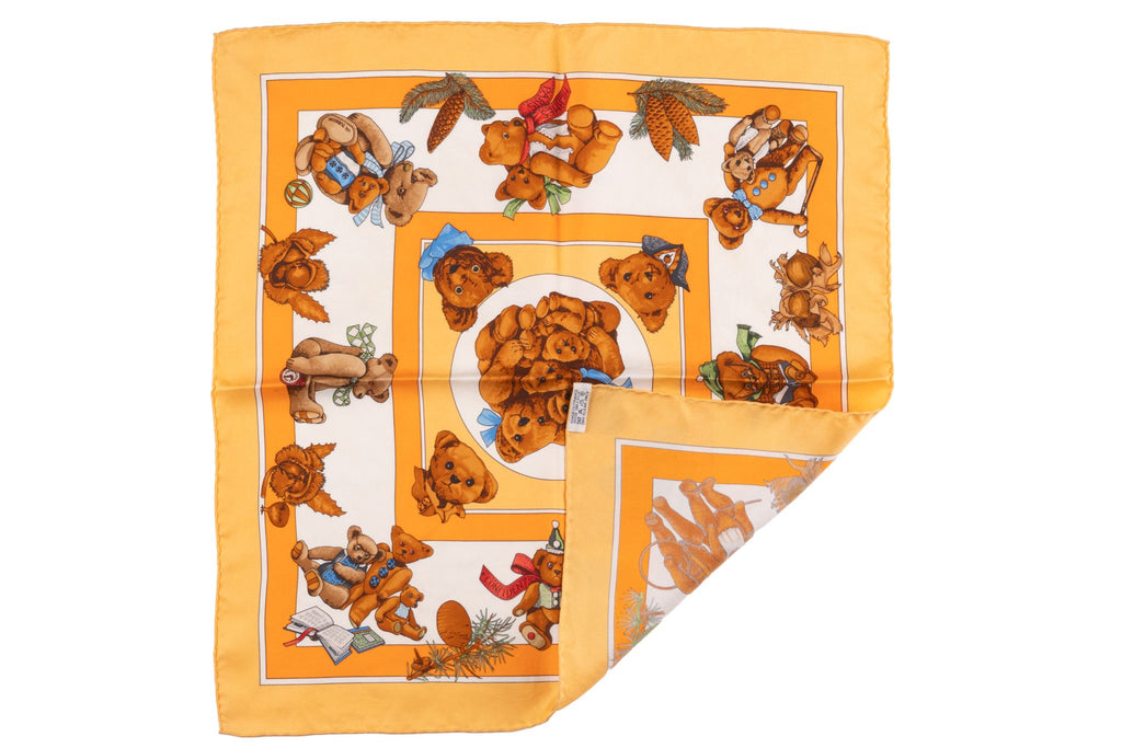 Hermès "Confidents des Coeur" Silk Scarf