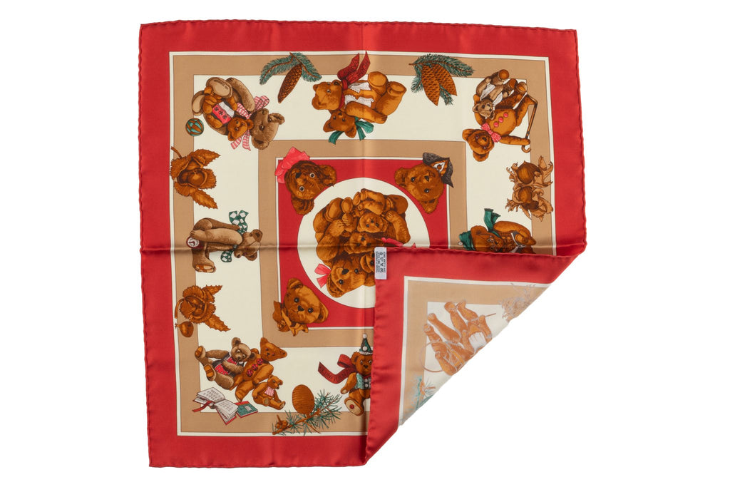 Hermès "Confident des Coeur" Silk Scarf