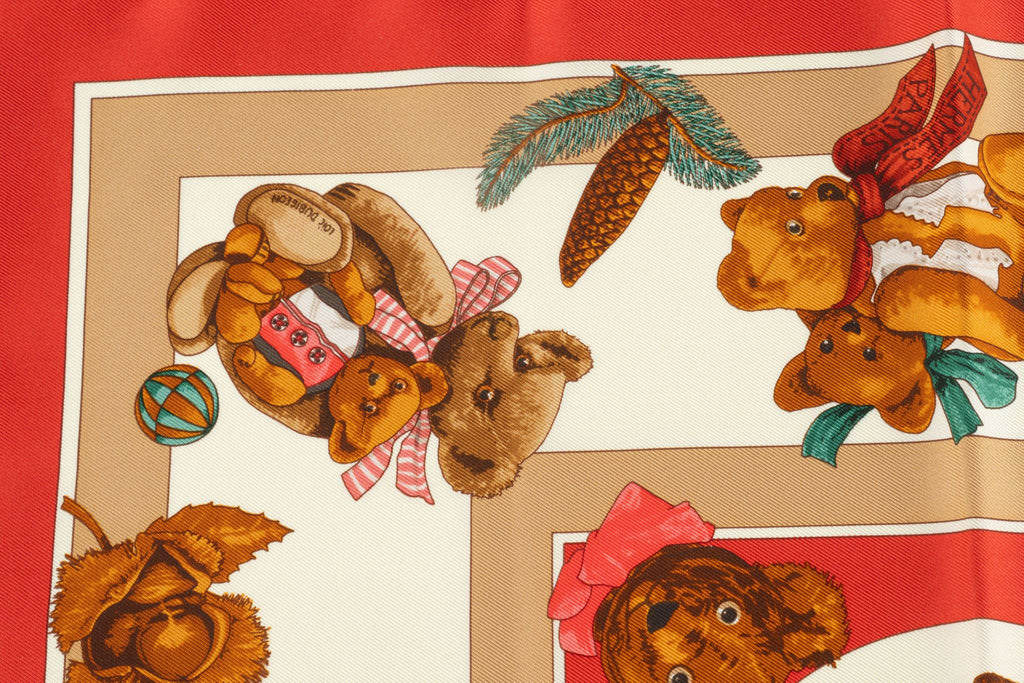 Hermès "Confident des Coeur" Silk Scarf