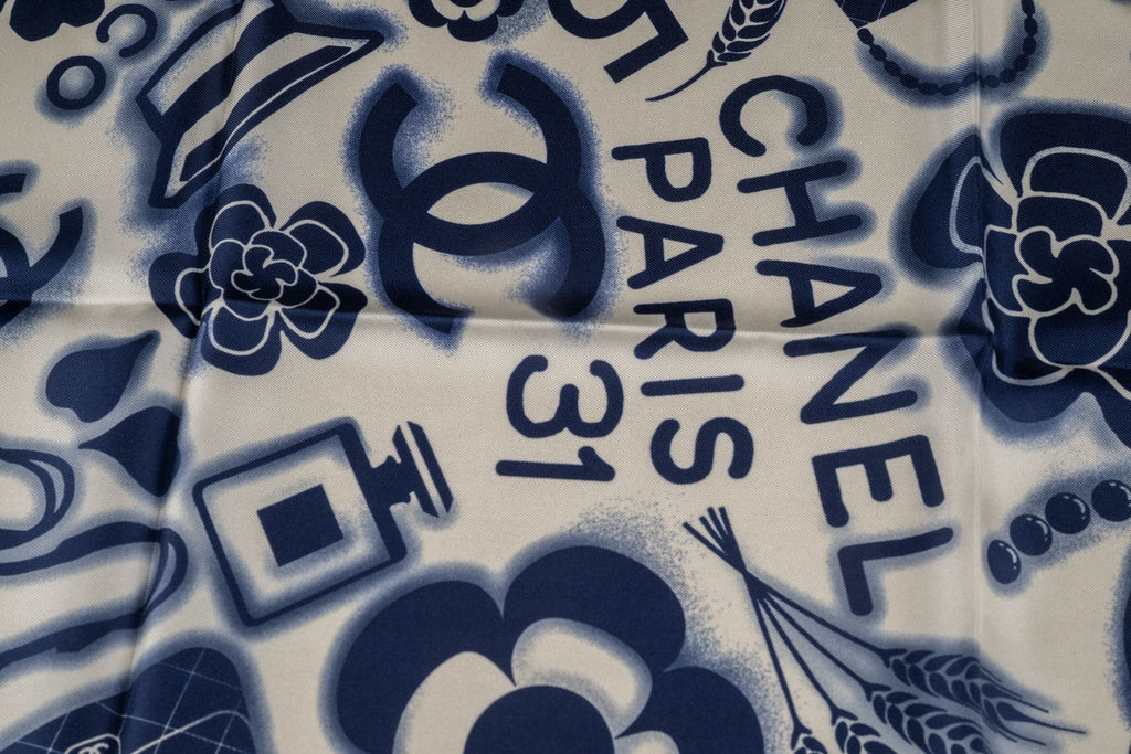 Chanel Foulard Blanco Azul Scarf New