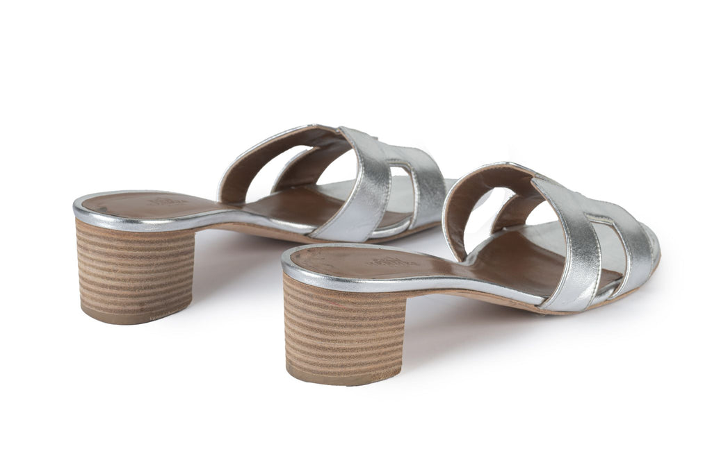 Hermès Silver Leather Oasis Slide Sandal