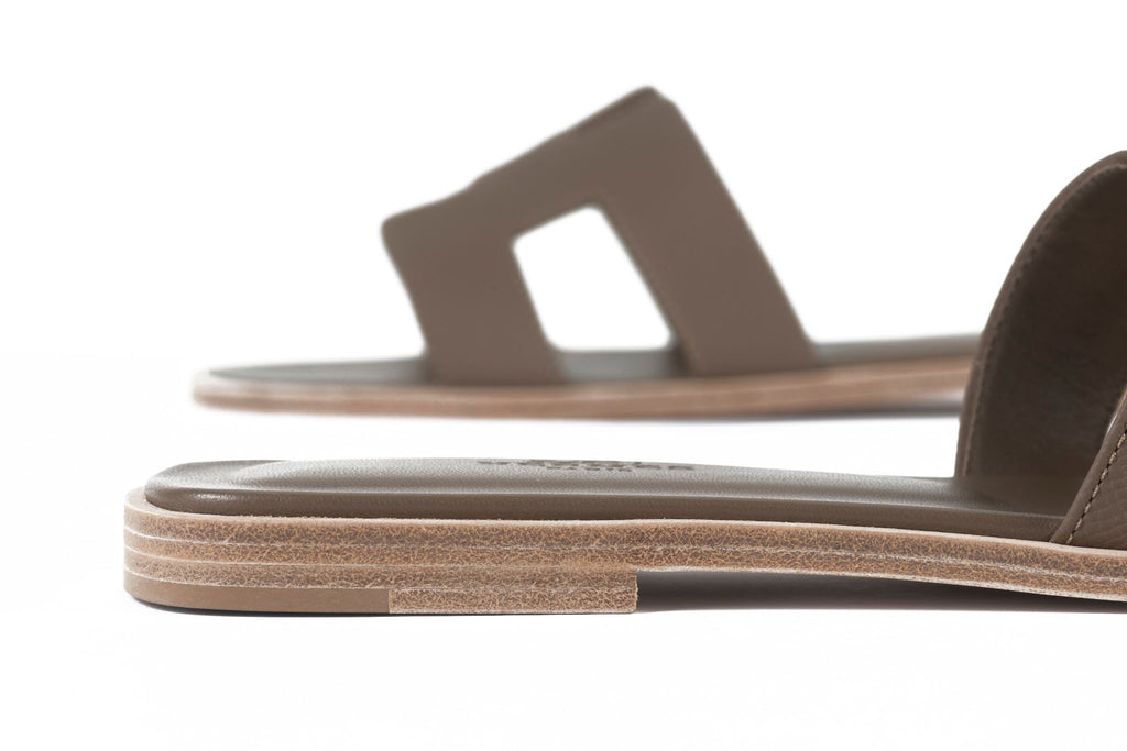 Hermès NIB Oran Sandal Etoupe 37.5