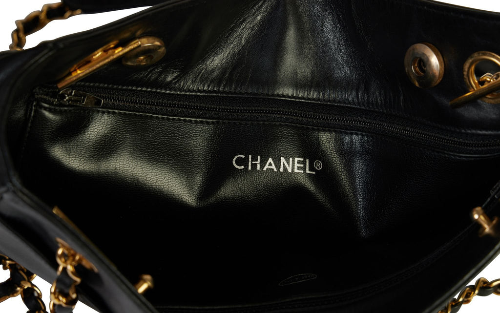 Chanel 80s Black Vintage Shoulder Bag