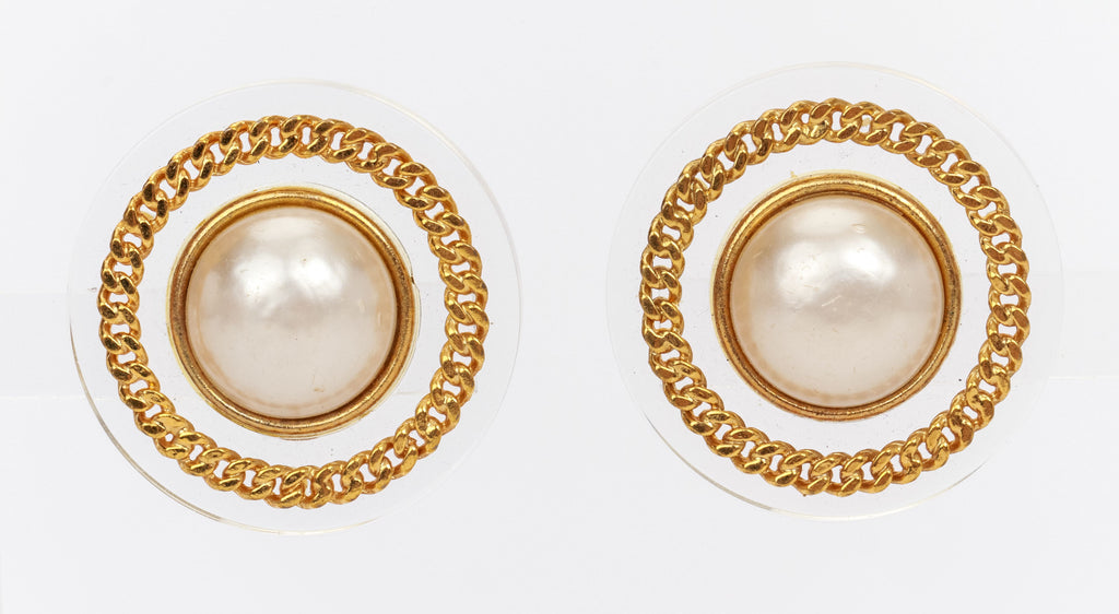 Chanel ear clips 70s gold chain & pearls