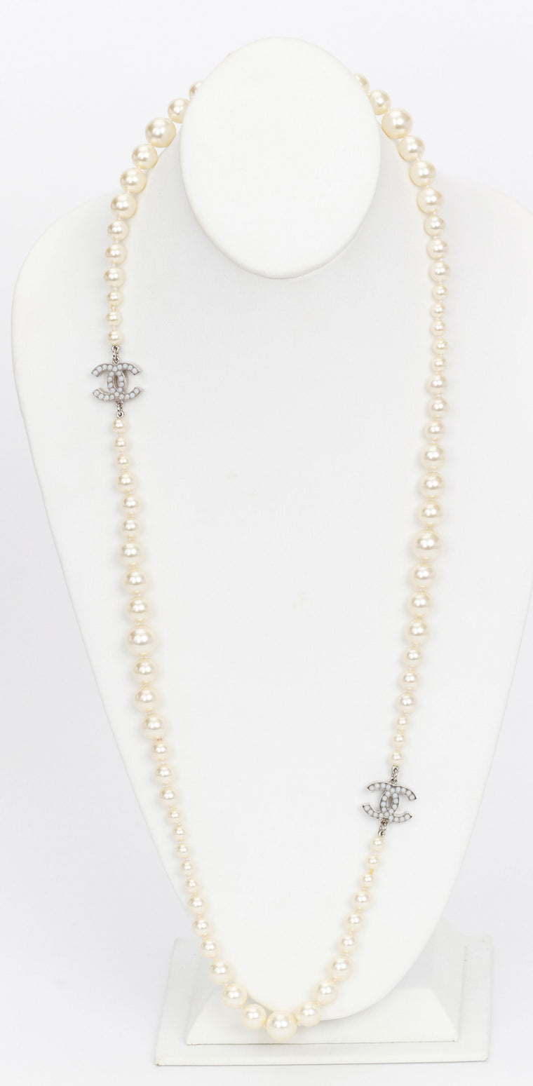 Chanel spring 2012 long pearl necklace