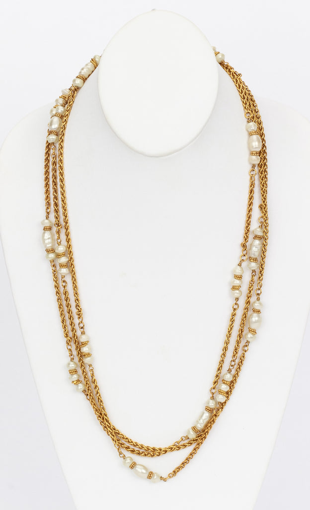 Chanel long sautoir gold pearls necklace