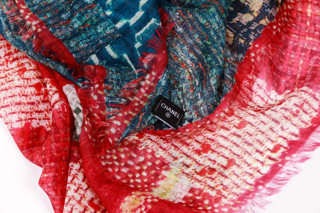 Chanel new tweed print red/green cashmer
