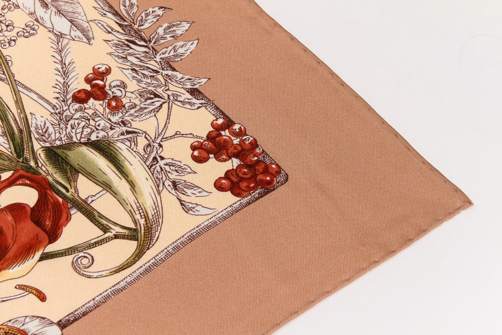 Gucci brand new silk scarf flowers birds
