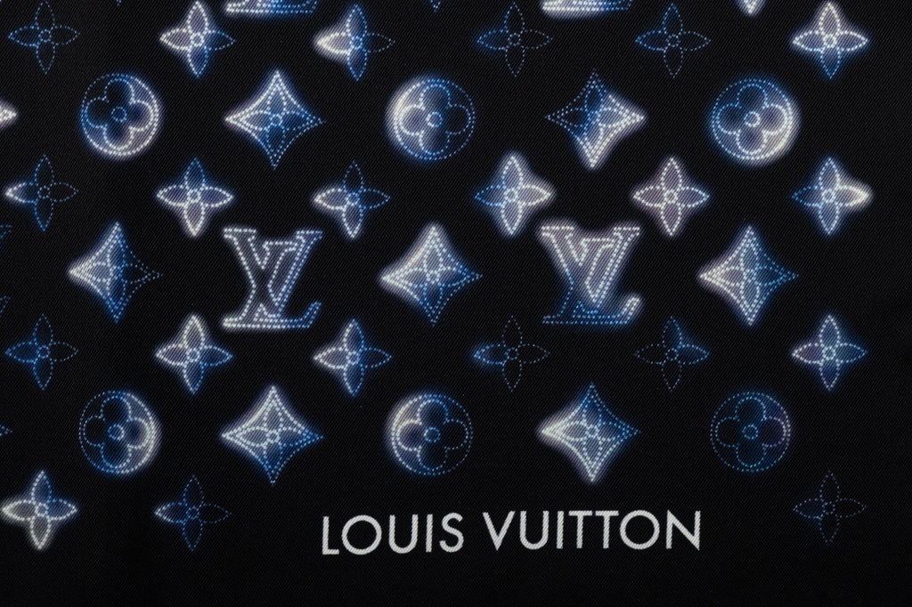 Vuitton NIB Watercolor Silk Gavroche