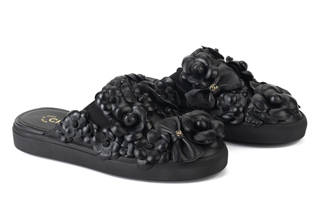 Chanel BNIB Black Magnolia Slides 38