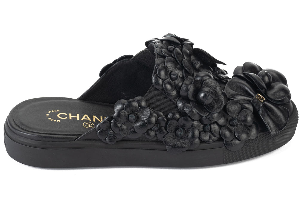 Chanel BNIB Black Magnolia Slides 38