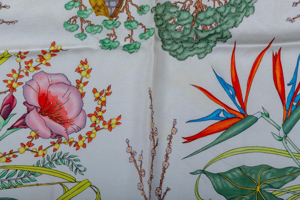 Gucci Chinese Vases Accornero Silk Scarf