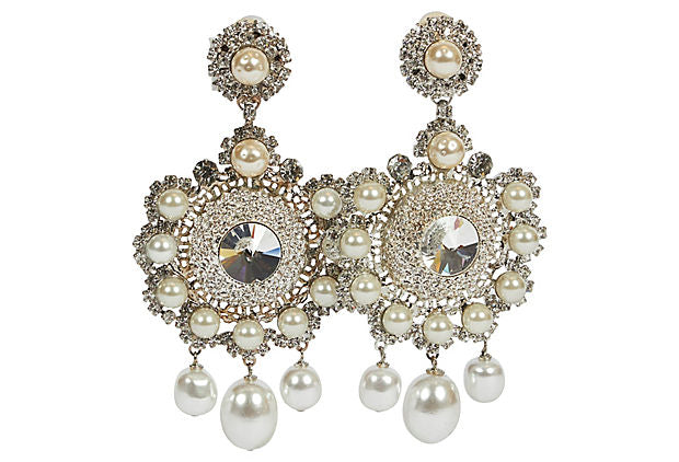 Vrba Woven Pearls Chandelier Earrings